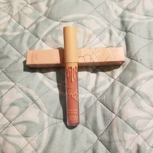 Kylie Jenner Velvet Lipstick